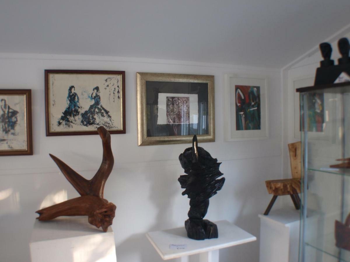 Lakefield Gallery Keel  Buitenkant foto