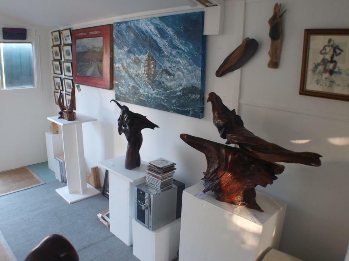 Lakefield Gallery Keel  Buitenkant foto